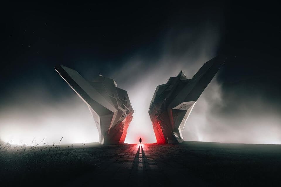 Čista fantastika ^^
Spomenici stare Jugoslavije kroz majstorako oko kineskinje Ksiao Jang 
🖤🖤🖤