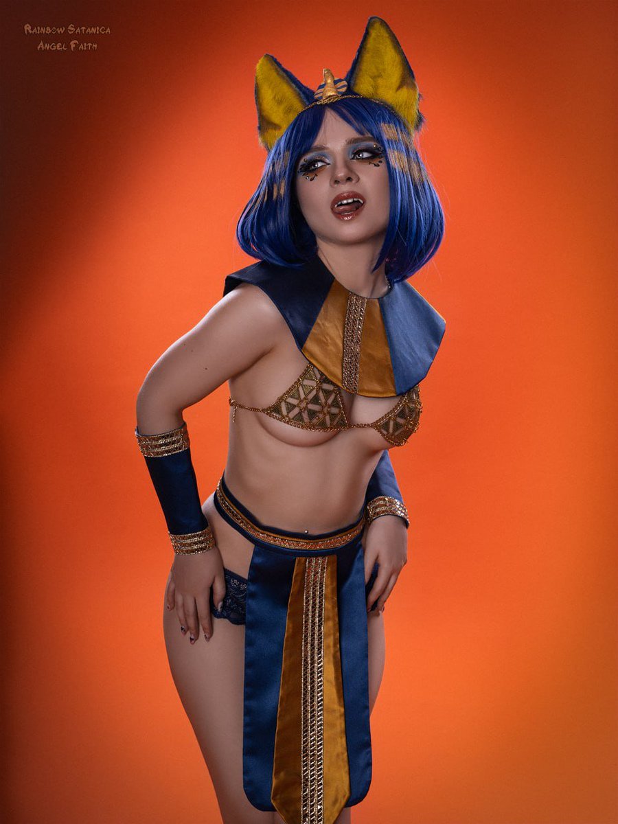 Bow down to the Egyptian kitty goddess 💛