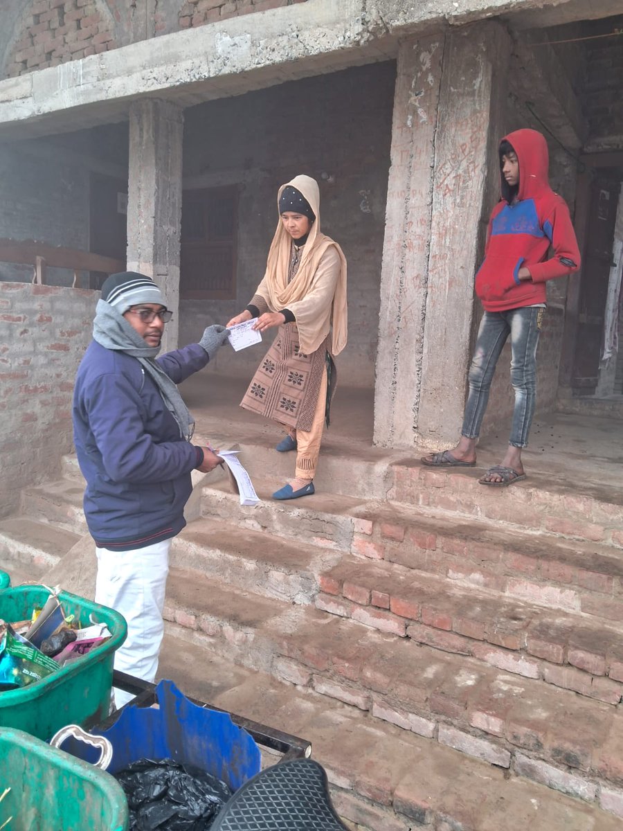 EcMotihari's tweet photo. @SBM(G)/@LSBA फेज -2 के अंतर्गत चंयनित ग्राम पंचायत में #USERCHARGE #स्वच्छता पर्यवेक्षक के द्वारा किया जा रहा है |
@Dm_Motihari @MoJSDDWS @saravanakr_n @Rahulkumar_IAS @19sameersaurabh @IPRD_Bihar @rajeevjauhari1 @LsbaBihar https://t.co/JX3ctiYiOE