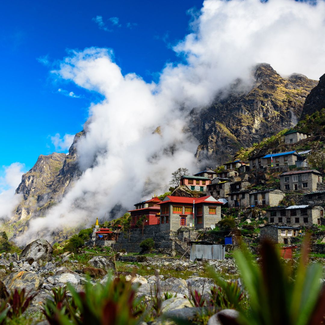 FINSAgency's tweet image. Day 5 Bucket List #16 – Trek Through The Himalayas! From Nepal's Annapurna Circuit to Bhutan's Snowman Trek, the Himalayas offer a trekker's paradise with breathtaking vistas. #HimalayanAdventure #BucketList