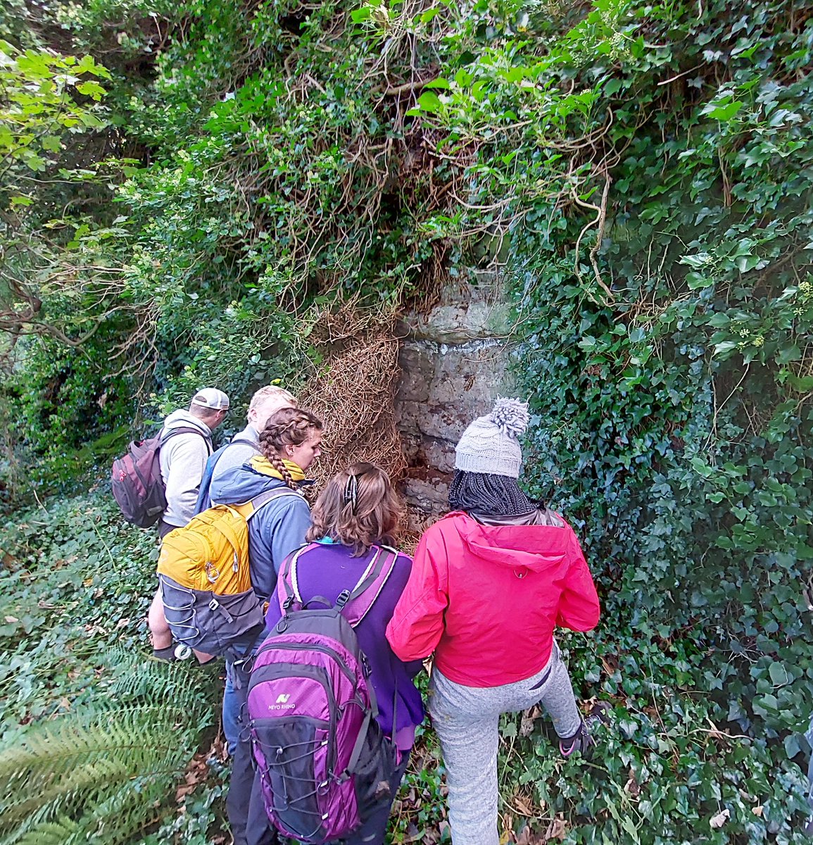 Several researchers in the UCD School of Earth Sciences investigating limestones in County Meath, deposited ca. 350 million years ago in very deep tropical waters. It is currently being investigated as a target for geothermal ground to heat systems.
<a href="/PLowstand/">Pablo Rodríguez-Salgado</a> @koentorremans