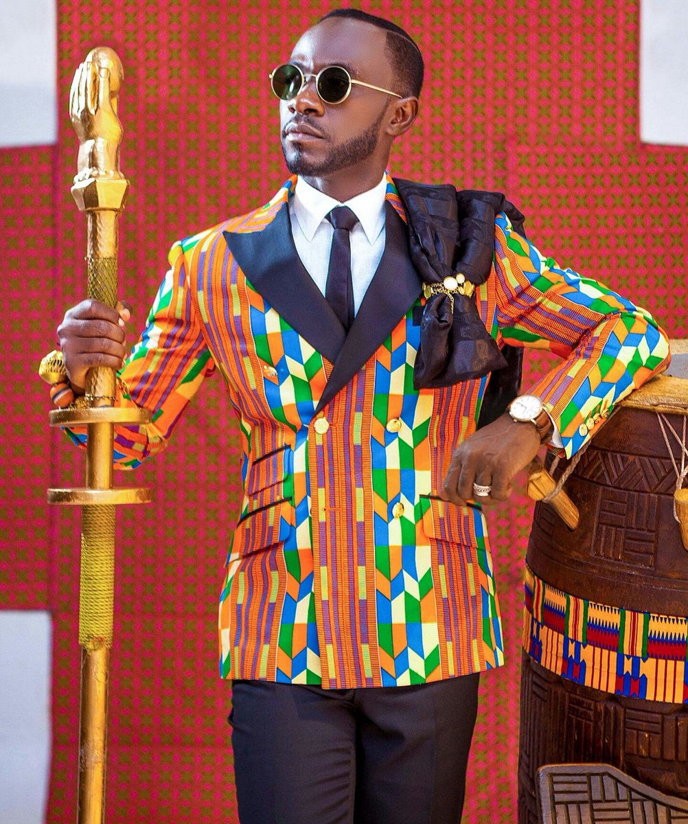 fortheP_bytheP's tweet photo. I'm still asking why @Okyeamekwame who has been that guy who always preaches about promoting GH and doing everything Ghana is yet to publicly support #afuaasantewaasingathon &amp; #FAILACOOKATHON who have both displayed the Ghanaian culture(Gh Music &amp;Food) on a GlobalScale

#MadeInGh https://t.co/Dc5GksE58N
