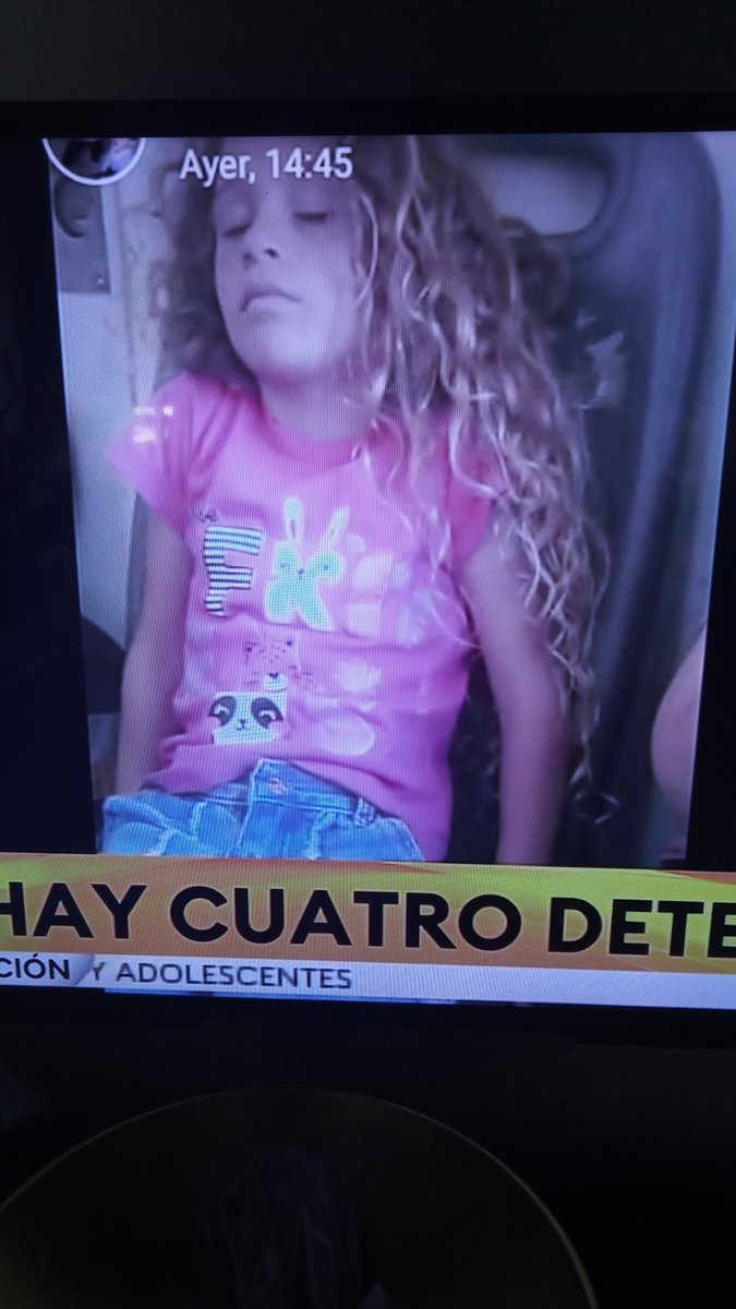 Se robaron un auto en Lavallol con la nena adentro, abandonaron el auto pero la nena no aparece.
Se llama Matilda y tiene 8 años. RT
#UnidosAr