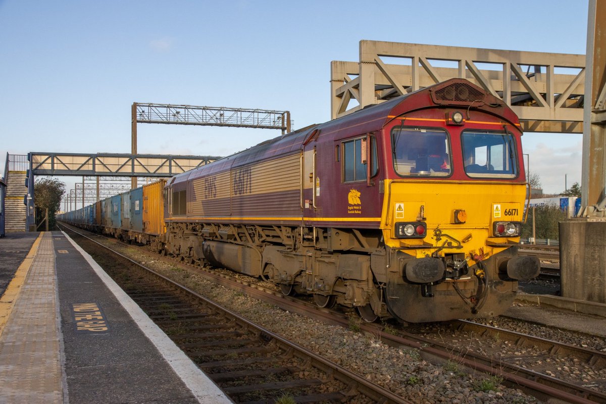 trainlogger's tweet photo. A few recent pool code changes show that there are now 10 DBCargo class 66s earmarked for the heavy-haul regearing project...
66149
66156
66161
66167
66171
66174
66181
66183
66194
66221

 #Trainlogger https://t.co/1rvGenkr7H   #bye60s https://t.co/13y0NcY0UD