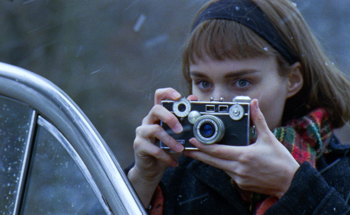 DivaDailiesPod's tweet photo. We’re back. 🚨🚨🚨

Continuing on our “Carol” journey, we discuss the “Carol” era in Cate Blanchett &amp; Rooney Mara’s careers.

We discuss:
- How Carol &amp; Therese contribute to their onscreen personas
- Straights playing queer roles
- Is Carol a predatory lesbian? 
- Sony email hack https://t.co/oNlPnUzEy3