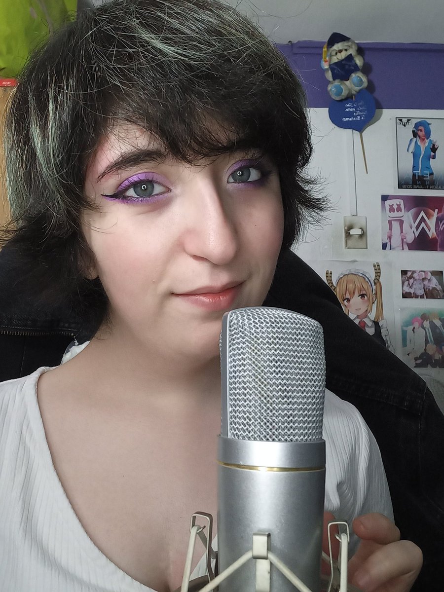 YangireRetarder's tweet photo. Guys! What will I be recording? Can you guess? ✨️
.
.
I look like a ma'am
.
.
@glitch_latino
#voice #voiceover #voiceacting #voiceactrees #actrizdedoblaje #actrizdevoz #fandub #doblaje #doblajelatino #cover #chile https://t.co/ycyTDGBBll