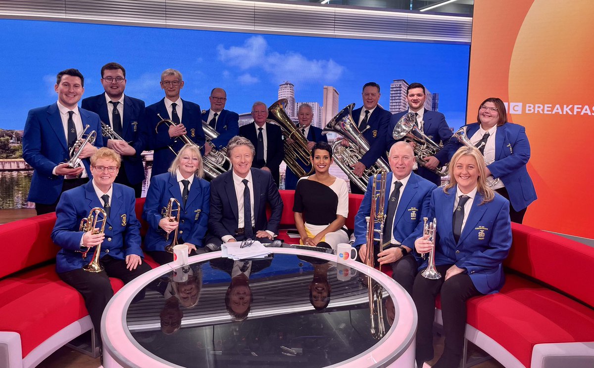 StacksteadsBB's tweet image. Fantastic morning at @BBCBreakfast with Charlie &amp;amp; @TVNaga01 !

Great to be interviewed on the sofa and play the programme out with “Sweet Caroline”! 🎺 #BBCBreakfast