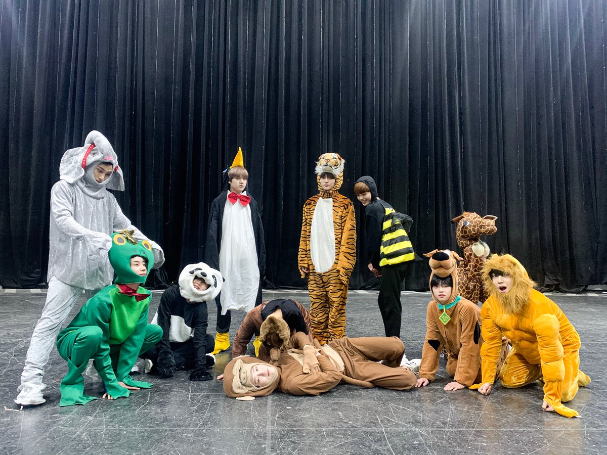 bbshinyu's tweet image. Jalannya udah gak beriringan lagi tapi kita masih punya satu sama lain kan ya walaupun dijalan yang berbeda? 🦋 
Love u to the moon and back @x1members 

Kalo dipikirin terus emang sedih sebenernya, tpi gak pernah nyesel sedikitpun pernah bareng2 walaupun ya sebentar🥲
#X1 #ONEIT