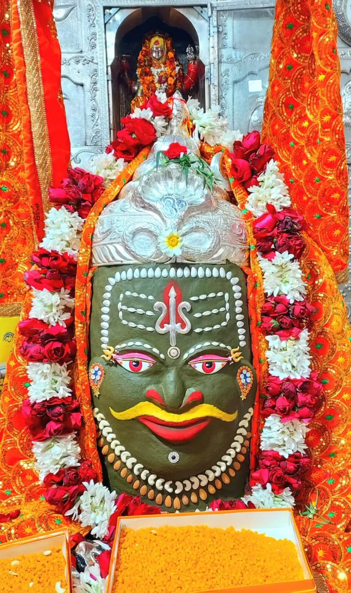 12Jyotirling's tweet photo. श्री महाकालेश्वर ज्योतिर्लिंग जी के संध्या काल के दिव्य शृंगार दर्शन 05.01.2024 https://t.co/j6tdTqttkU