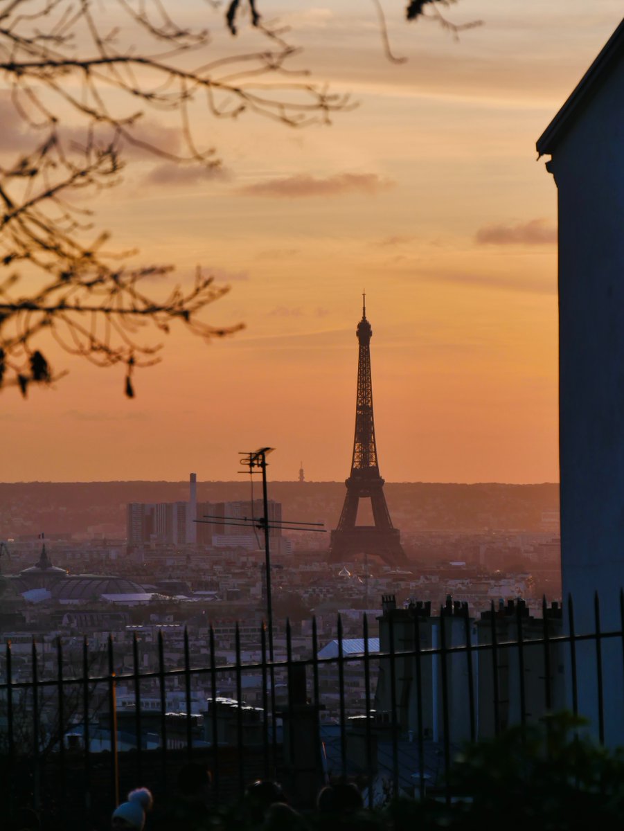 Vacation In Paris 🗼 tweet media