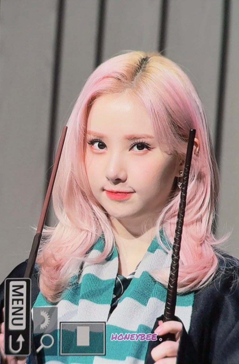 honeybee_530's tweet photo. 240105 
#비비지 #VIVIZ #은하 #EUNHA #정은비@VIVIZ_official https://t.co/NapVjU3v3I