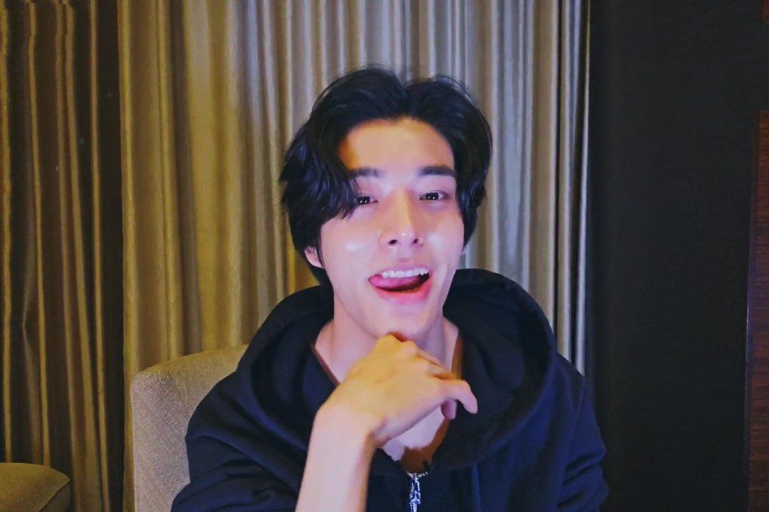 starfess's tweet photo. -star DUA TIGA SIM JAKE MELET, DUA TIGA RATUS CEGIL KEPELET 😌😌 https://t.co/DSZw4SFm4N