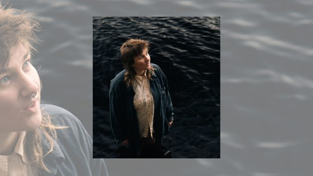 "So I ... improvise, play, explore and express to be able to get out of that panic state, using music as a self-regulating, self-soothing technique."
Hazel shares her thoughts as a performer and the connections that can be made through feeling vulnerable.
sheffieldflourish.co.uk/stories/hazel-…