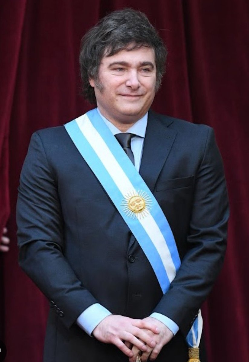 ¿A quien votarias como presidente de Uruguay? 
Lula ♻️ RT
MILEI ❤️