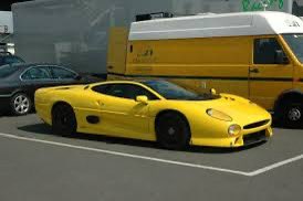 EricWasantha's tweet photo. @Foxzie_RBLX Jaguar xj220 LM or Jaguar xj220?? https://t.co/6wVfvjAX2I