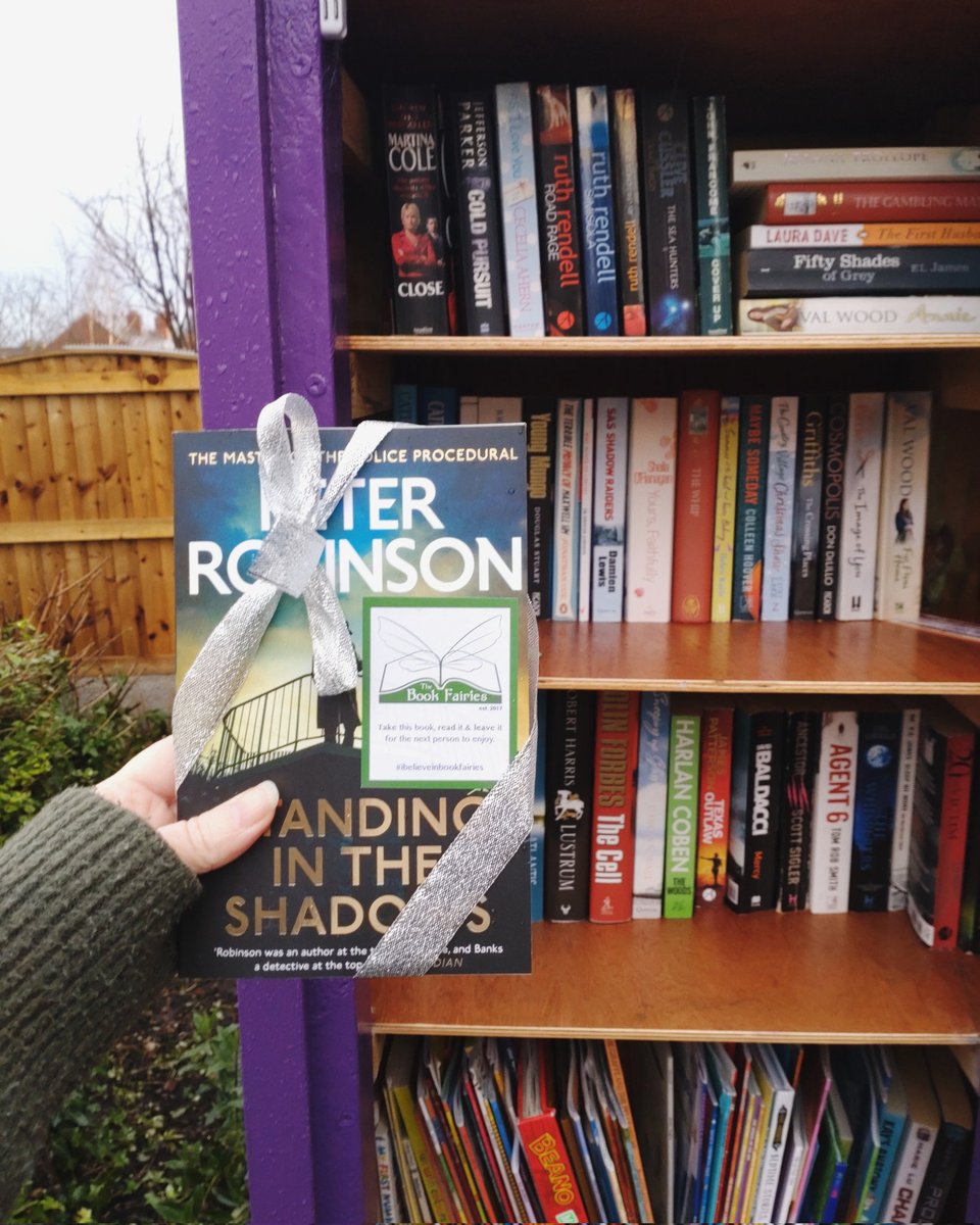_AnnaBlight's tweet photo. “Time was of the essence”
The Book Fairies are sharing copies of #StandingintheShadows by #PeterRobinson, the final instalment of the #DSBanks series.
Will you spot one in #Pontefract ?
#ibelieveinbookfairies #TBFStanding #TBFHodder #farewelltobanks https://t.co/g6fCrdJit5