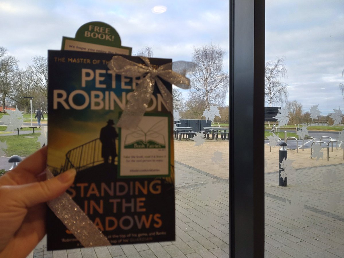 _AnnaBlight's tweet photo. “Time was of the essence”
The Book Fairies are sharing copies of #StandingintheShadows by #PeterRobinson, the final instalment of the #DSBanks series.
Will you spot one in #Pontefract ?
#ibelieveinbookfairies #TBFStanding #TBFHodder #farewelltobanks https://t.co/g6fCrdJit5