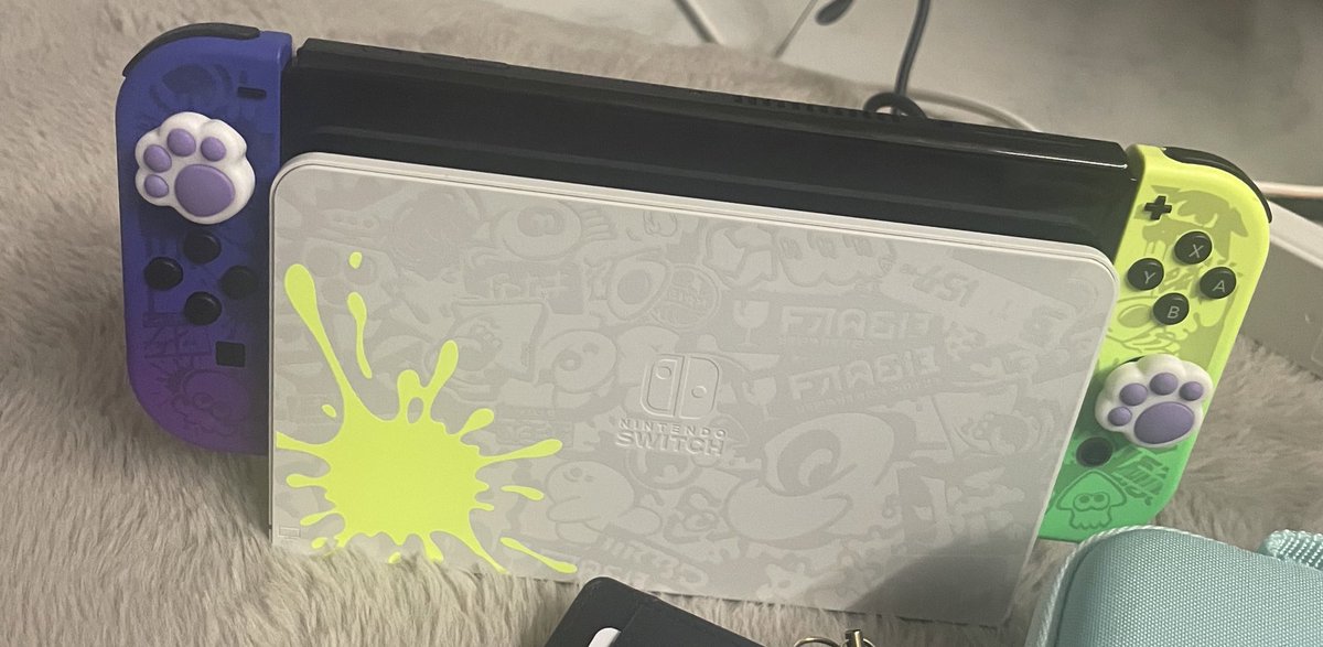 Mo_2mi's tweet photo. 風邪引いたのでSwitch買いました篭ります😌 https://t.co/F4mUo0Gc24