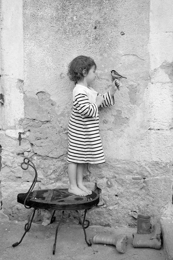 "El sol que reinó sobre mi infancia me privó de todo resentimiento".
Albert Camus