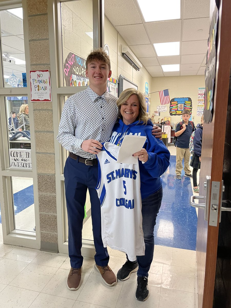 ColganBB's tweet photo. For home games our seniors are giving out their old jerseys to staff members that have had a positive influence in their life! Thank you for all that you do for our student-athletes!!
#TheColganWay βοΈππ https://t.co/CIiMueHJgy
