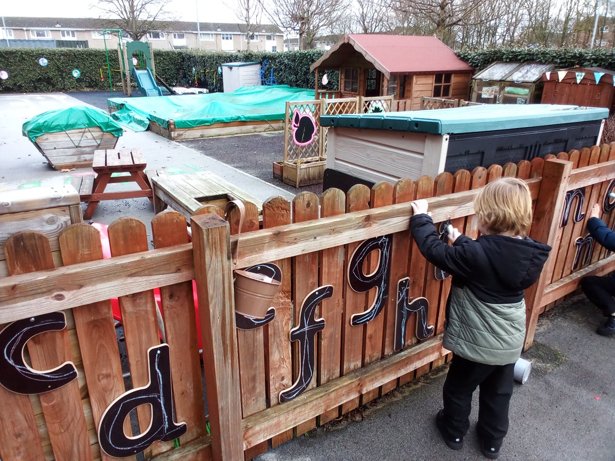 GCPFS2's tweet image. We've been using our #gcpphonics in the outdoor area today, we've been practising our letter formation and spelling CVC words. @PrimaryGreat