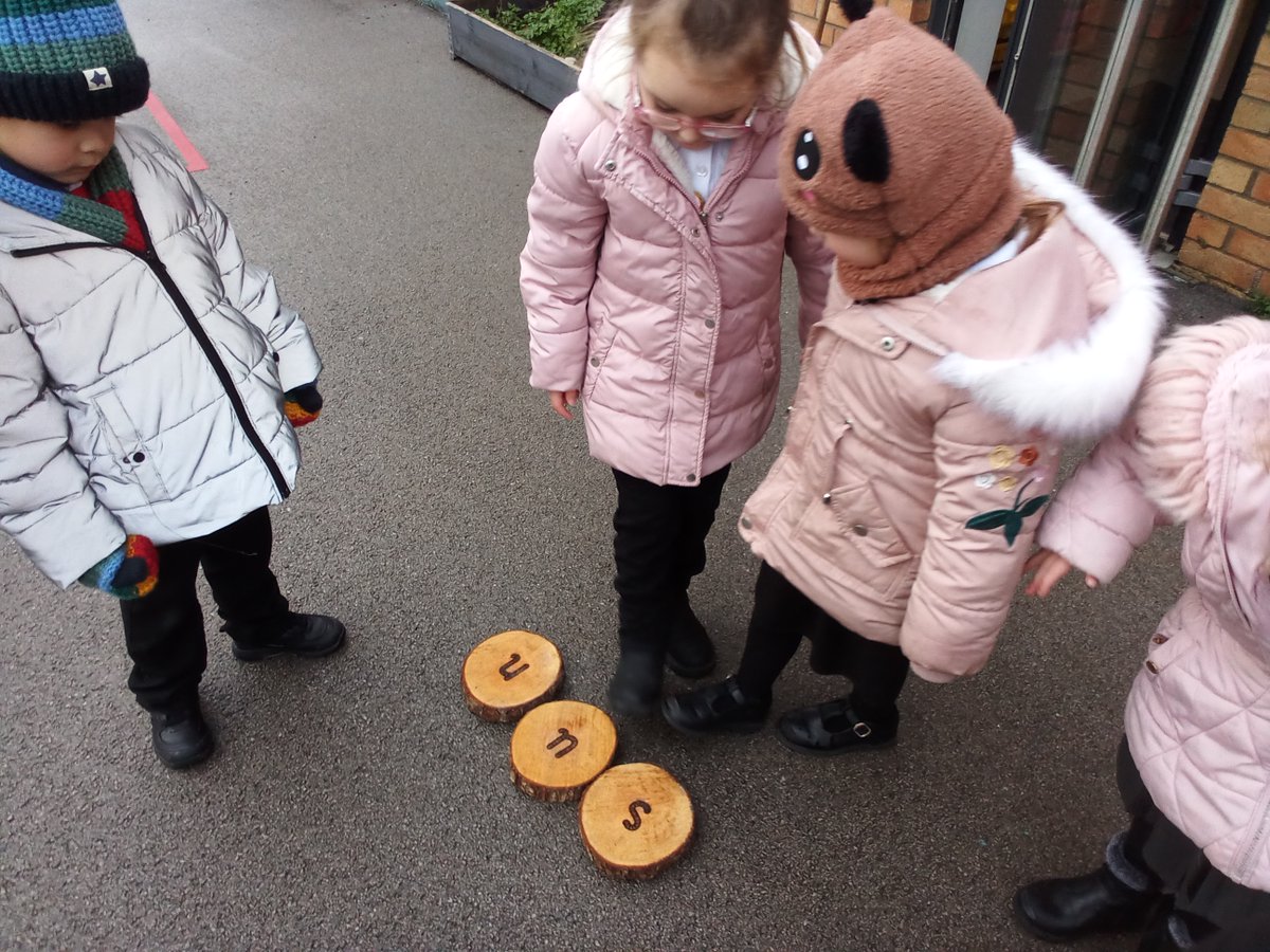 GCPFS2's tweet image. We've been using our #gcpphonics in the outdoor area today, we've been practising our letter formation and spelling CVC words. @PrimaryGreat