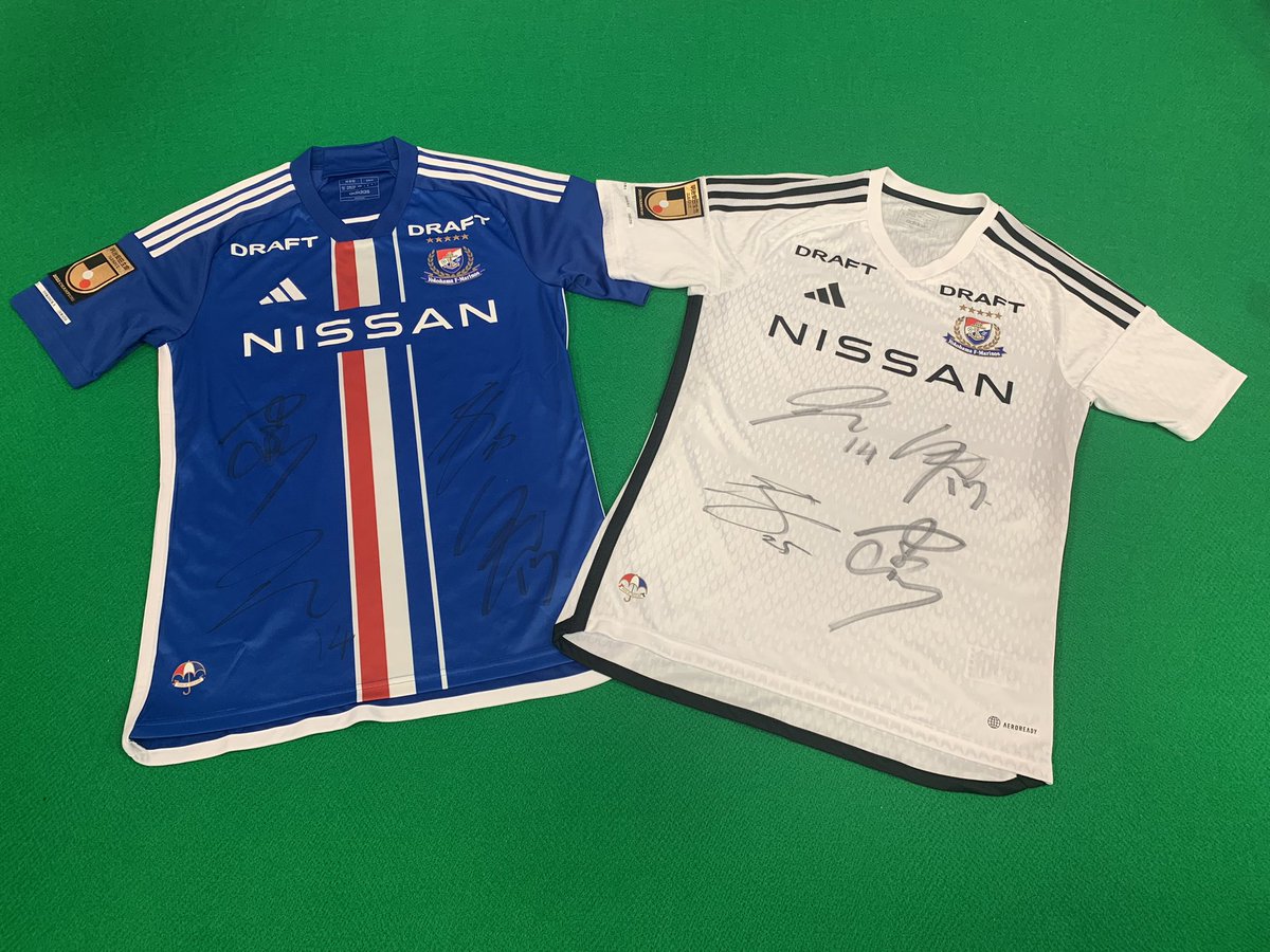 tvk_fmarinos's tweet photo. 2週にわたりたっぷりと喜田散歩お届けしました‼️
撮影中は本当に4人とも普段から仲が良いんだろうなというのがこちらにも伝わってきました😊
喜田選手、吉尾選手、井上選手、植中選手‼️今年もよろしくお願い致します🙇‍♂️

◆プレゼント応募条件
①@tvk_fmarinos フォロー
②この投稿をRT

#キクマリ https://t.co/bk8n2lVlSU