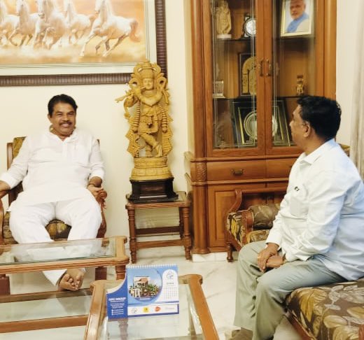 RaghuKautilya's tweet photo. ವಿರೋಧ ಪಕ್ಷದ ನಾಯಕರು,ಬಿಜೆಪಿ  ಹಿರಿಯ ಧುರೀಣರೂ ಆದ ಮಾನ್ಯ@RAshokaBJP ರವರನ್ನ ಇಂದು ಭೇಟಿಯಾಗಿ ಆಶೀರ್ವಾದ ಪಡೆಯಲಾಯಿತು. 
ರಾಜ್ಯ ಹಿಂದುಳಿದ ಮೋರ್ಚಾ ಸಂಘಟನೆಕುರಿತು ಮಾರ್ಗದರ್ಶನ ಕೋರಲಾಯಿತು. https://t.co/J6ufySI2Dm
