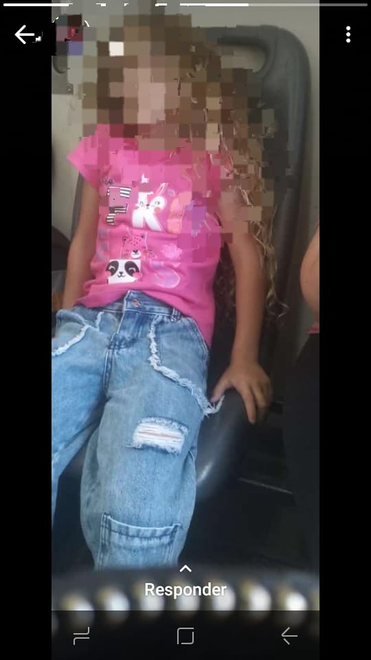 mauroszeta's tweet photo. 🚨 AHORA
HALLAN EN PUERTO MADERO A UNA NENA DE 8 AÑOS QUE DELINCUENTES SE HABÍAN LLEVADO EN UN ROBO
- Según la denuncia, a la menor se la habían llevado delincuentes que robaron el auto familiar en el que la niña estaba sola en Llavallol
- Hay 4 demorados. https://t.co/QWHMOP5V3g