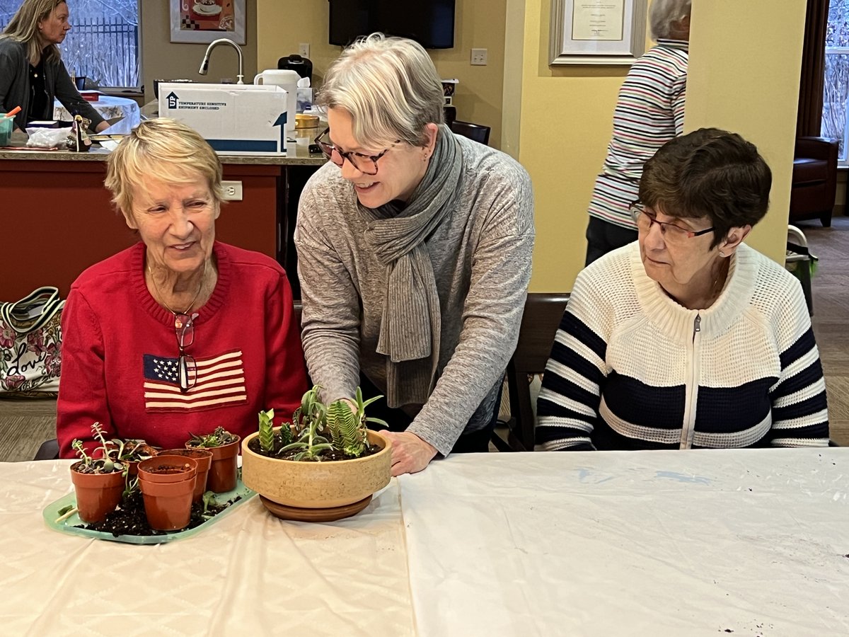 JewishHomeRoc's tweet photo. We had another "plantastic" visit at Marian's House with Bambi Orban, who provides horticulture therapy for guests on Wednesday afternoons! The group had a blast learning about succulents and creating a dish garden. https://t.co/ABAOTnKzEX