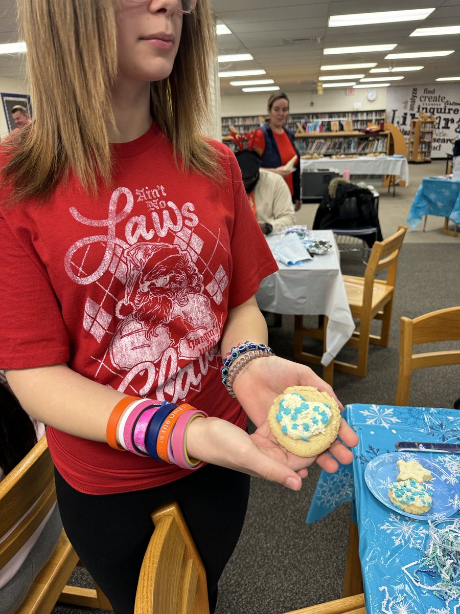 Cookie making with Chef Lindell during our December Parent Night! We also had an academic focus on our Social Studies curriculum! ⁦@teamredclay⁩ ⁦@RedClaySchools⁩