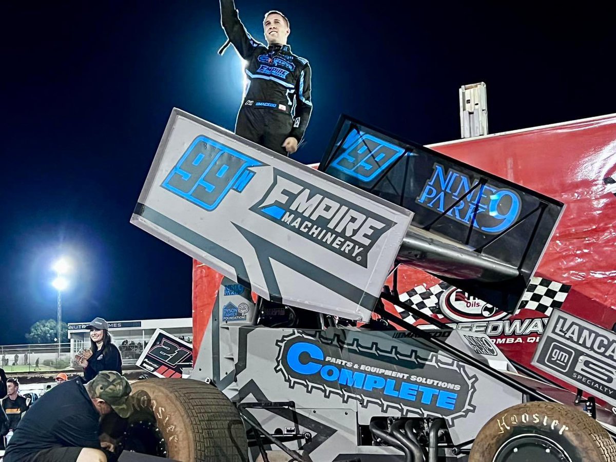 carson_macedo's tweet image. Got the W tonight at Toowoomba “High Tech Oils Speedway”! #LFG! Thank you to Dyson Motorsports for an awesome hotrod! It’s beer:30 👍🏻