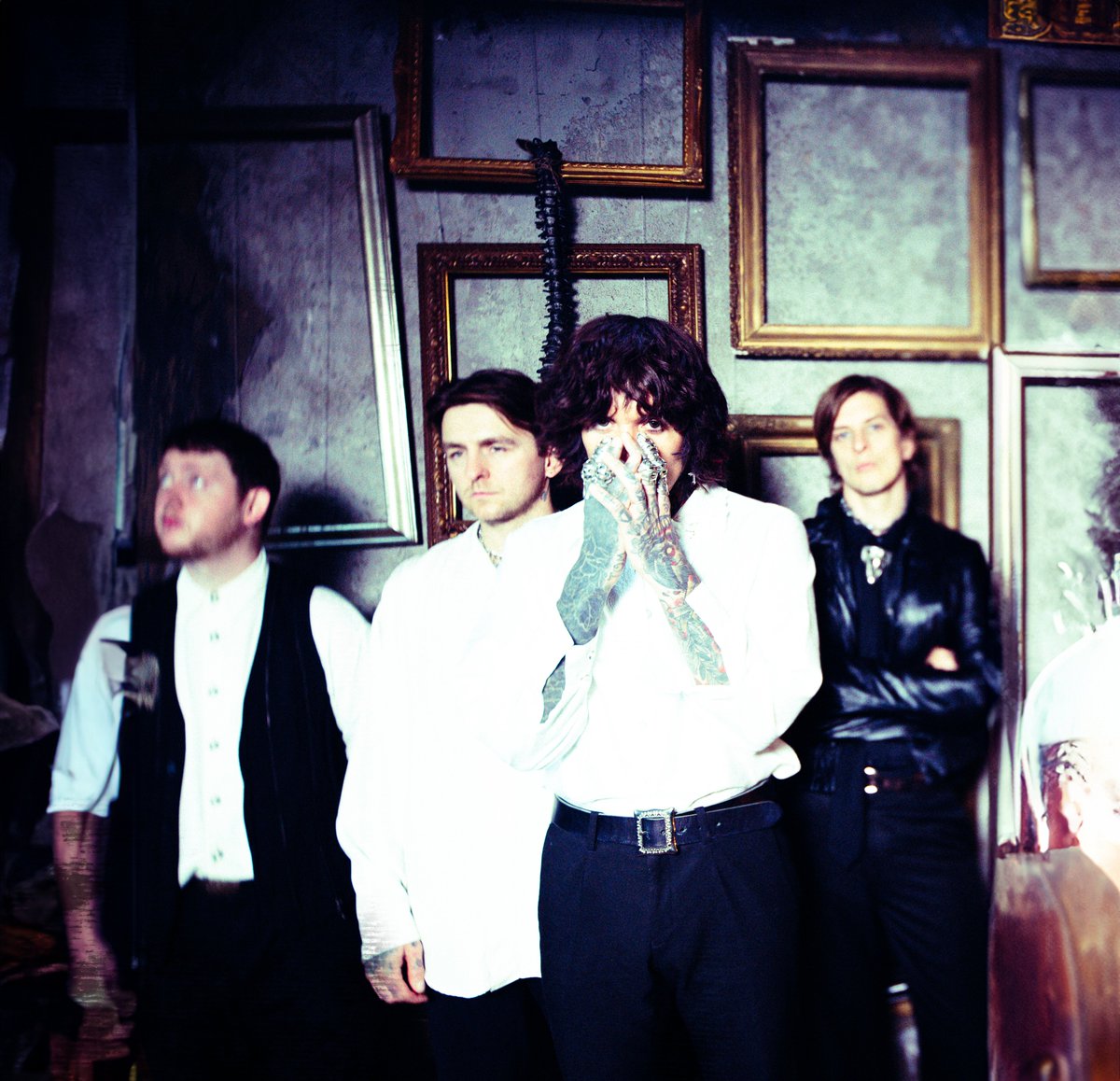 𝙆𝙤𝙤𝙡-𝘼𝙞𝙙 𝙤𝙣 𝙏𝙤𝙙𝙖𝙮'𝙨 𝙏𝙤𝙥 𝙃𝙞𝙩𝙨 🧃 <a href="/AppleMusic/">Apple Music</a>  
music.apple.com/ag/playlist/to…