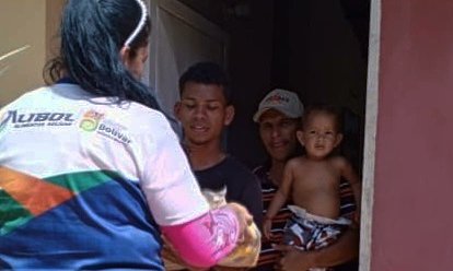desdebolivar_'s tweet photo. #EnBolívar || En el despacho de #CombosCLAP en el mcpio. Bolivariano de Angostura, se beneficiaron 4.066 familias de la pquia. San Francisco.
#PuebloLegisladorDePaz
@NicolasMaduro @LealTelleria @MinAlimenVen https://t.co/E3c5dz8Fff