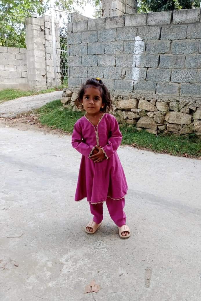 MirMukhtiarH's tweet photo. ہم کو جکڑا ہے یہاں جبر کی زنجیروں نے
اب تو یہ شہر ہی زندان ہوا پھرتا ہے
#JusticeForMaria https://t.co/UdmFWJmGX6