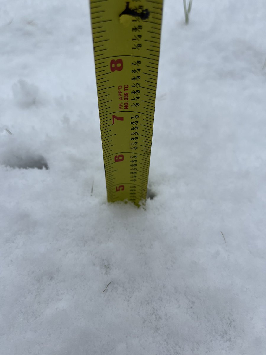 JulesKReynolds's tweet photo. @ToddYakoubian Measured over 4”of snow in Chenal. https://t.co/Xdu8ZKQfxp