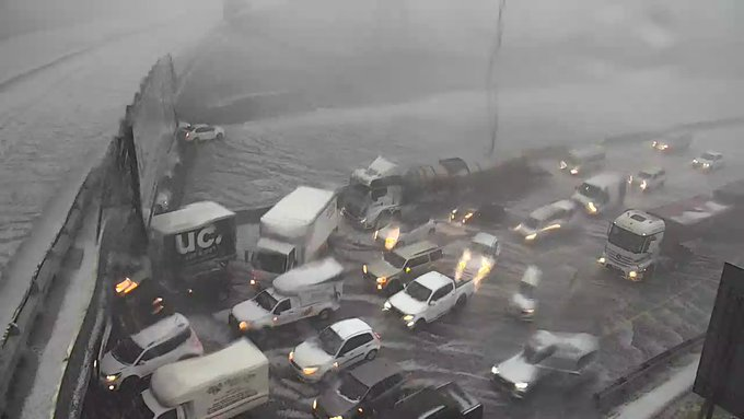 JHB - #AVOID  - N3 Highway:   #FLOODING in the Bedfordview / Germiston area