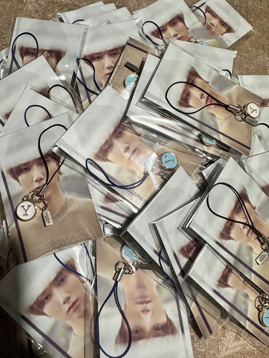 ShaleHaeHae's tweet photo. Ngayon lang ako nakapag pack haha
May freebies din ako 😊😆

See you 💙

#YesungInManila 
#Yesung #UnfadingSenseInManila https://t.co/7ubCbhXvBL