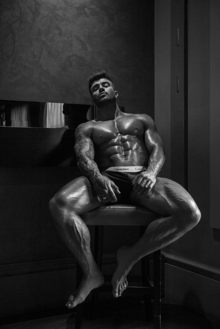 Would you like to 👅 this juicy abs? 😏 50% discount on my VIP page https://t.co/gN9RVsRiMR