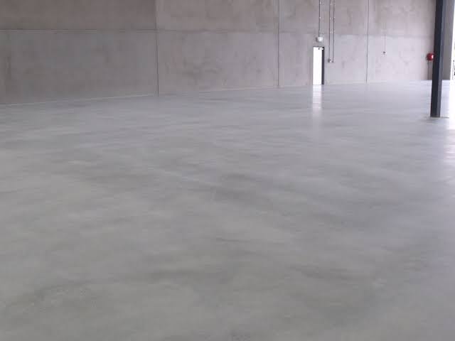 ResintonPlusK's tweet photo. Here are the four categories based on the level of gloss/sheen level:
Level 1 (Flat): This category is achieved by stopping below the 100-grit resin bond. The floor will appear somewhat hazy with little clarity or reflection. https://t.co/WmWzGVrjnG