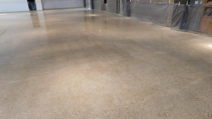 ResintonPlusK's tweet photo. Here are the four categories based on the level of gloss/sheen level:
Level 1 (Flat): This category is achieved by stopping below the 100-grit resin bond. The floor will appear somewhat hazy with little clarity or reflection. https://t.co/WmWzGVrjnG
