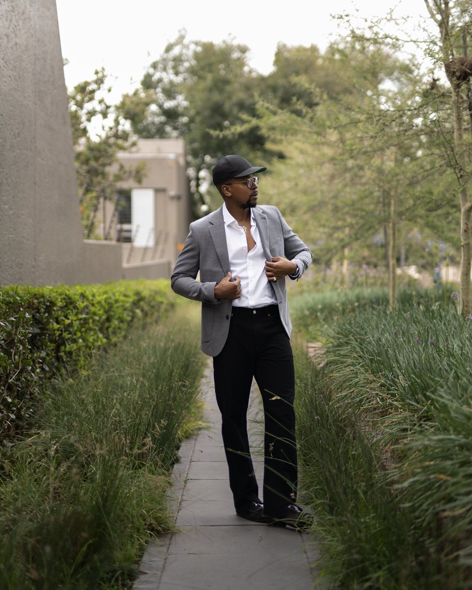 MapsMaponyane's tweet photo. No better time than now to get 2024 started on the front foot with @WOOLWORTHS_SA and few versatile pieces🚀
#NewIn #StyleBySA #StyleByMaps
📸: @M_u_r_d_a_ https://t.co/8fKVYhty0n