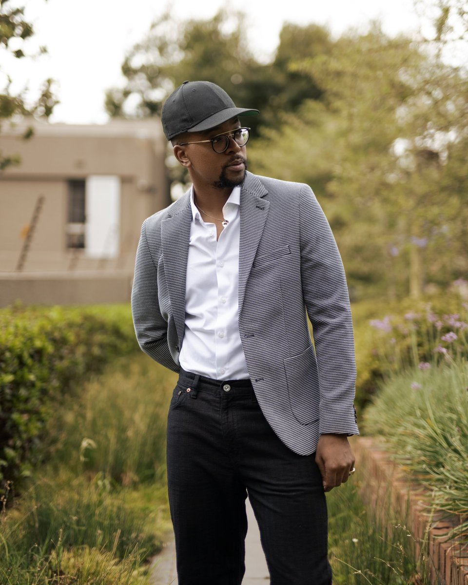MapsMaponyane's tweet photo. No better time than now to get 2024 started on the front foot with @WOOLWORTHS_SA and few versatile pieces🚀
#NewIn #StyleBySA #StyleByMaps
📸: @M_u_r_d_a_ https://t.co/8fKVYhty0n