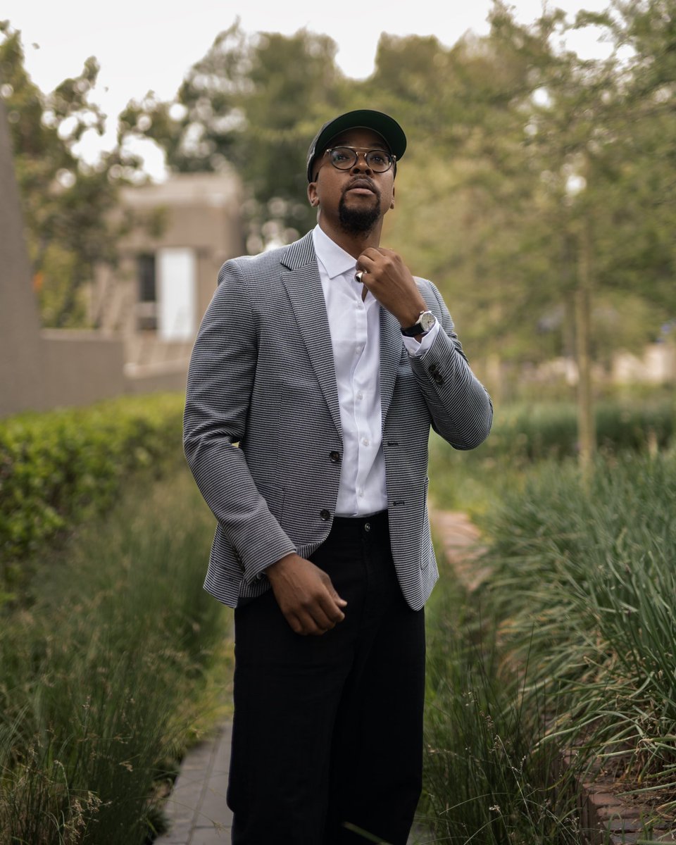 MapsMaponyane's tweet photo. No better time than now to get 2024 started on the front foot with @WOOLWORTHS_SA and few versatile pieces🚀
#NewIn #StyleBySA #StyleByMaps
📸: @M_u_r_d_a_ https://t.co/8fKVYhty0n