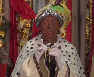 mostolestoday's tweet photo. La mujer del Baltasar de Almeida se pasó la tarde de ayer por la sede del @PSMostoles 🤴👸

¡Felices #REYES2024 vecinos! https://t.co/0aK87YbBuM