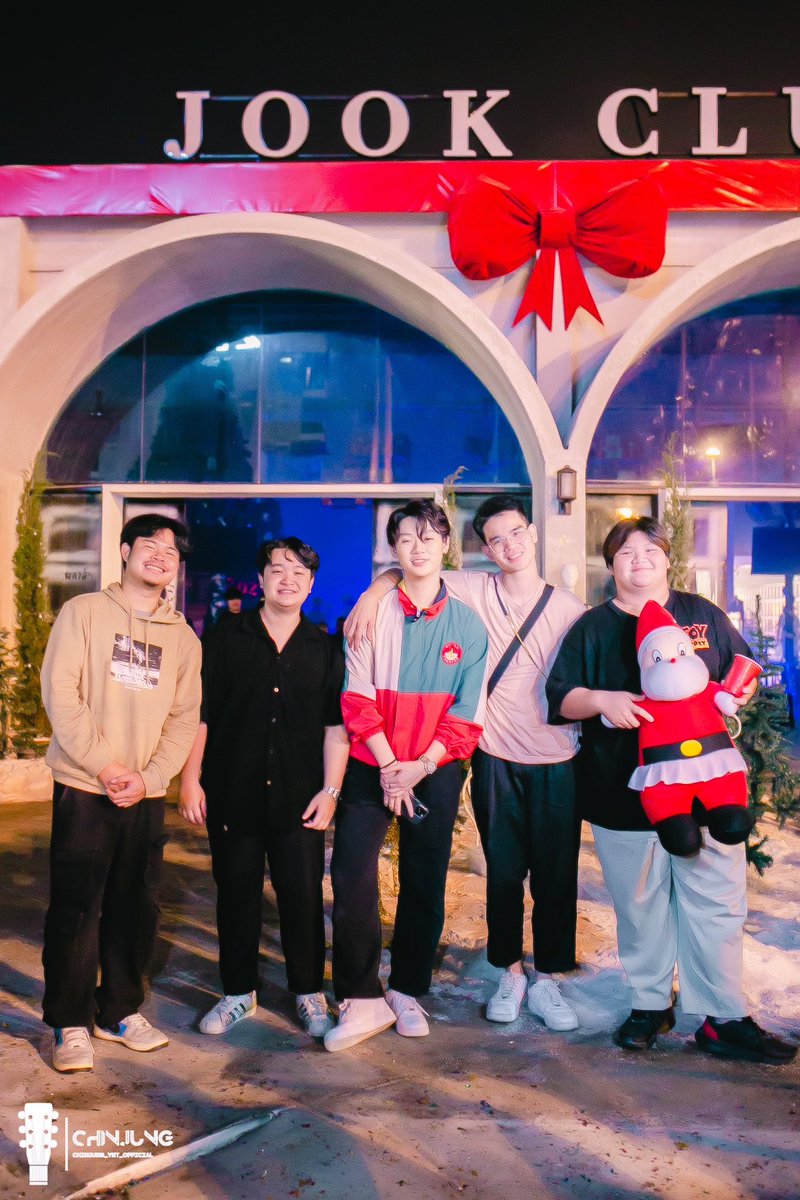 cj_yntofficial's tweet photo. Kuk kuk kai band 🎤🎆🐣

#chinjung_ynt 
#chinjung_ynt_official 
#KukKukKaiBand https://t.co/SkpRgwMe5v