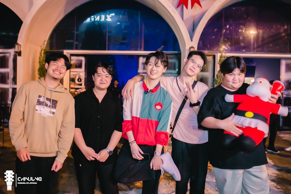 cj_yntofficial's tweet photo. Kuk kuk kai band 🎤🎆🐣

#chinjung_ynt 
#chinjung_ynt_official 
#KukKukKaiBand https://t.co/SkpRgwMe5v
