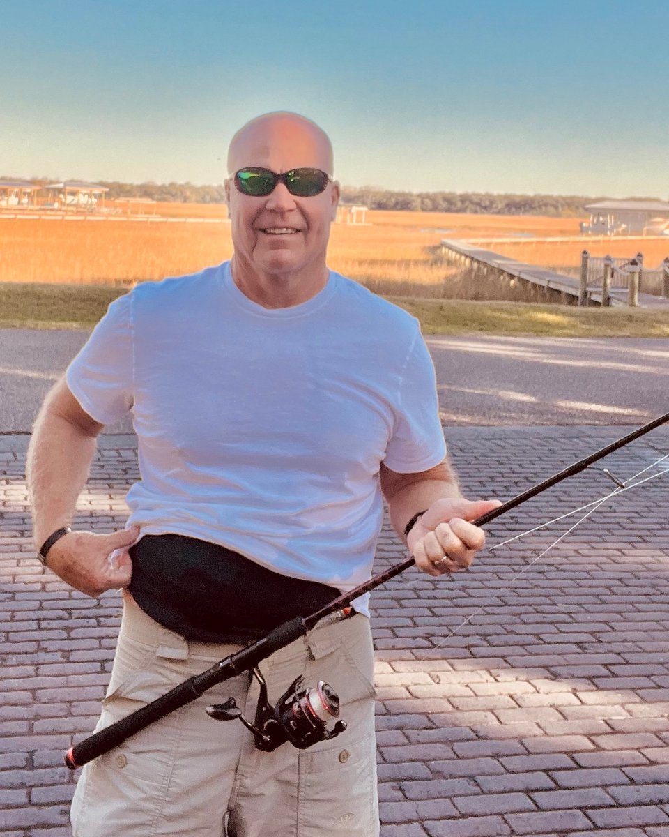 stealthbelt's tweet photo. We're hoping to reel in the big one this year like Moi! 🤞Even though we have a lot of goals, remember to slow down and not get caught up in making too many resolutions. We love to shoot for the stars, but small, obtainable goals are just as important. 😉

#ostomy #ostomybag https://t.co/ckBTkzV5cm