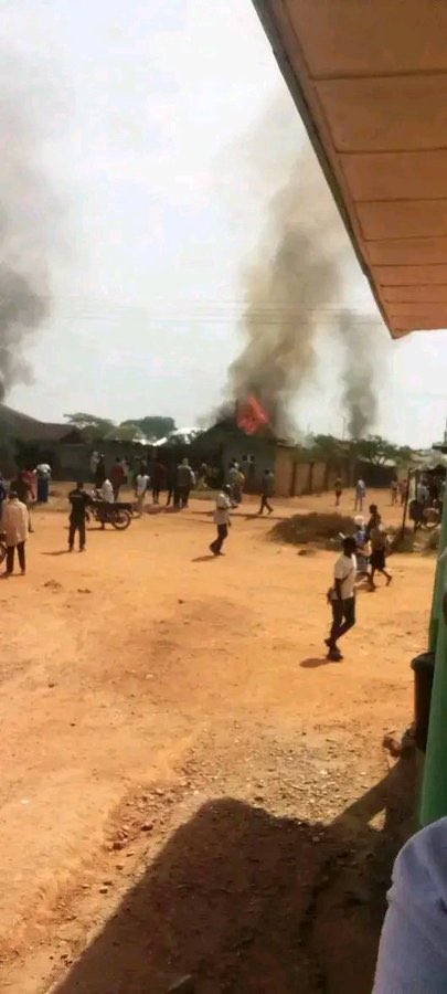This is the house of the traditional ruler of Bakkos. 

It's burned by Christians protesting the perpetrators of the Plateau massacre should be released because they are not Hausa/Fulani and Muslims.

Repost for the world to see. Allahu Akbar, Allah has exposed the hypocrites.