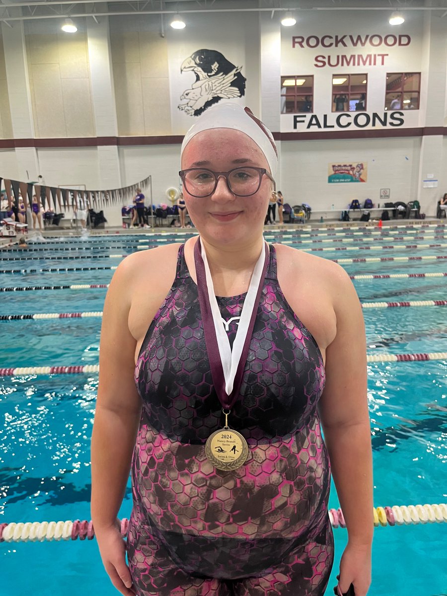 Sarah Lauck places 4th in the 500 yard Freestyle!